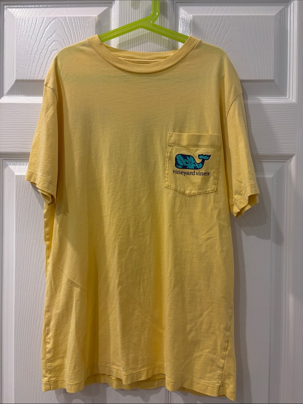 Vineyard Vines Pale Yellow Pocket Tee with Blue Whale Logo Size XS